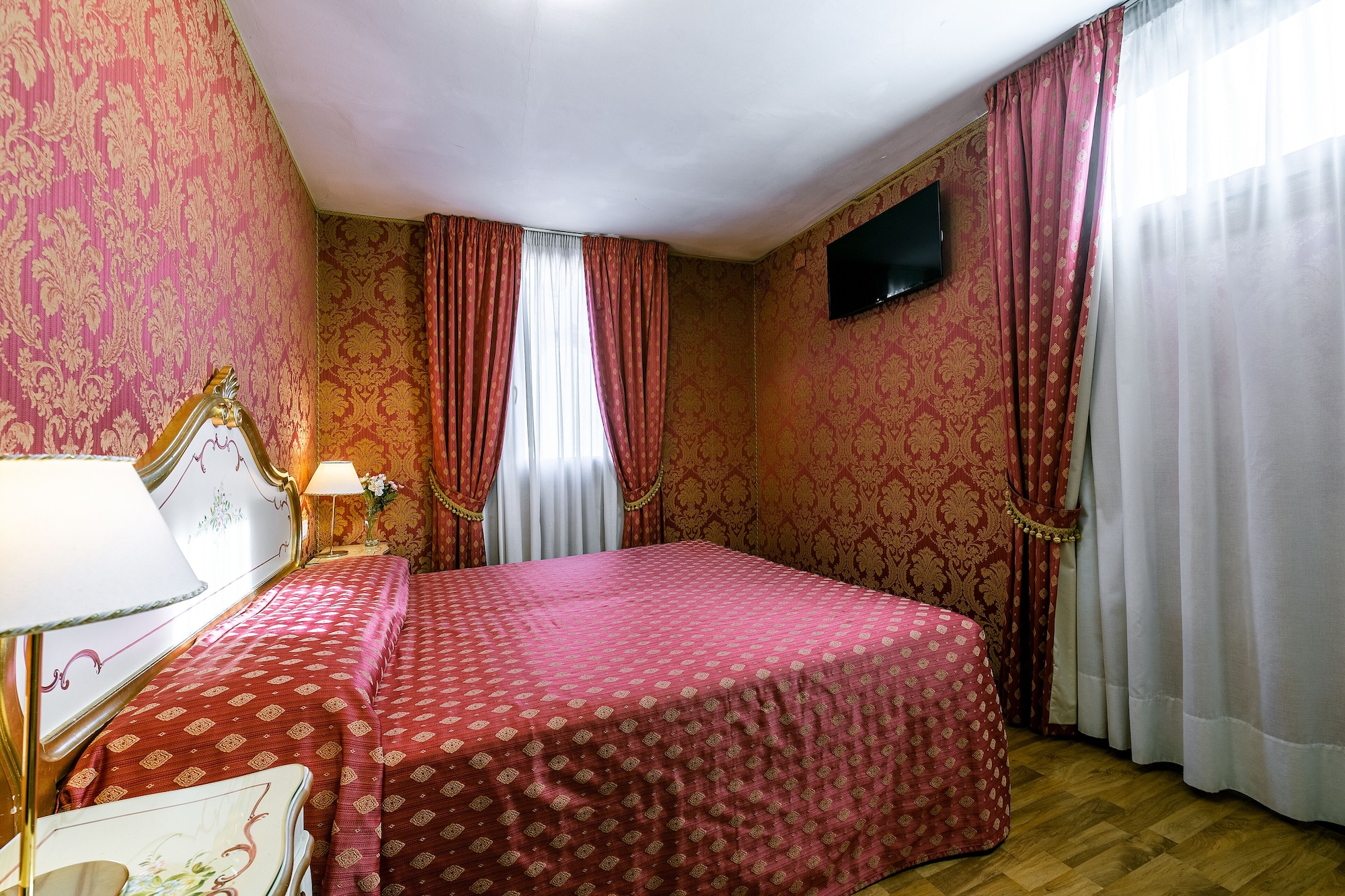 CLASSIC, DOUBLE BED