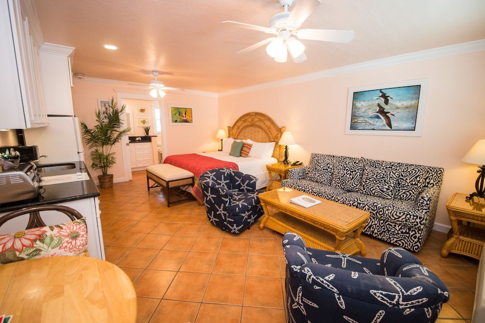 Tropic Isle Beach Resort 34/68