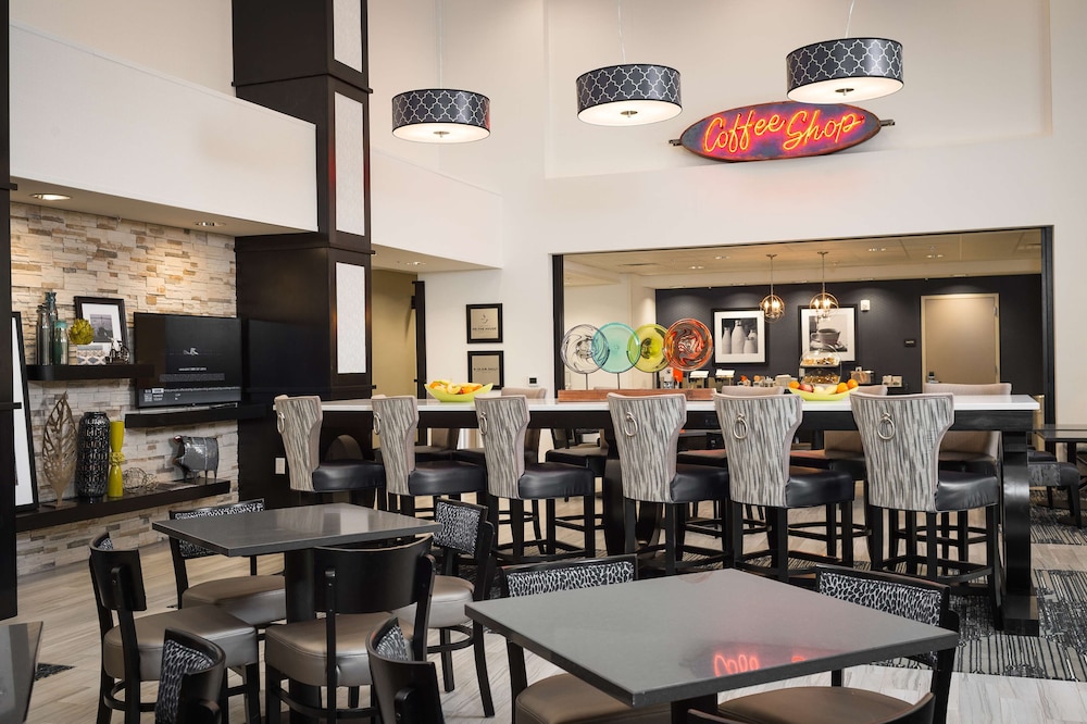 Hampton Inn & Suites La Crosse/Downtown 53/63