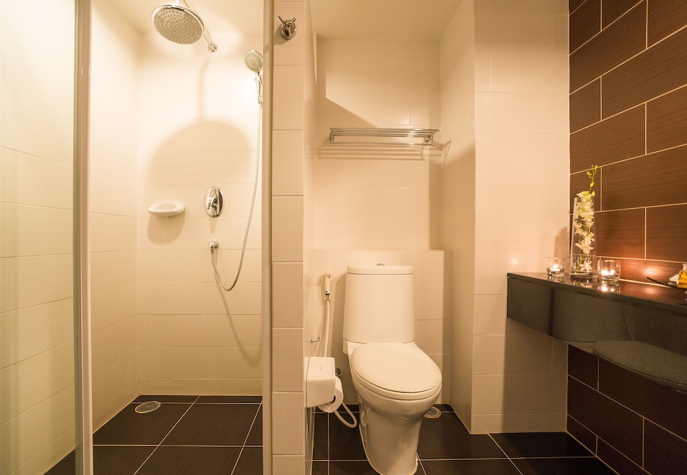 Beyond Suite Hotel 68/73