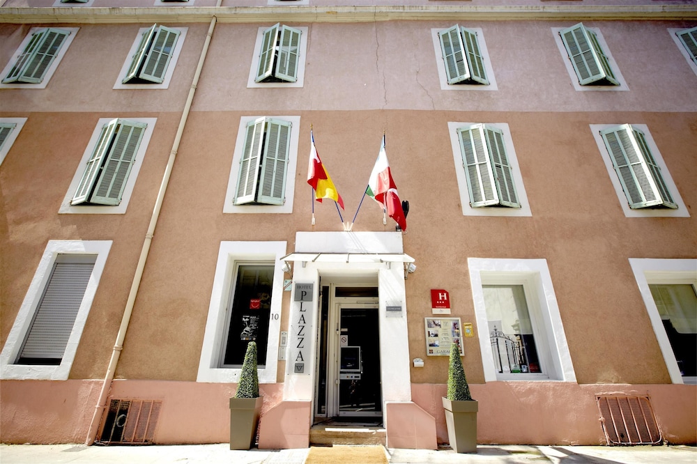Kyriad Nimes Centre 1/60