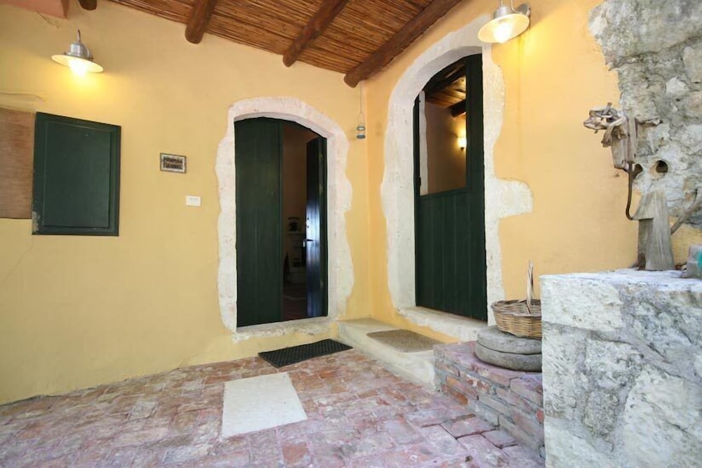 Lobby at Kastellos Village, Apokoronas