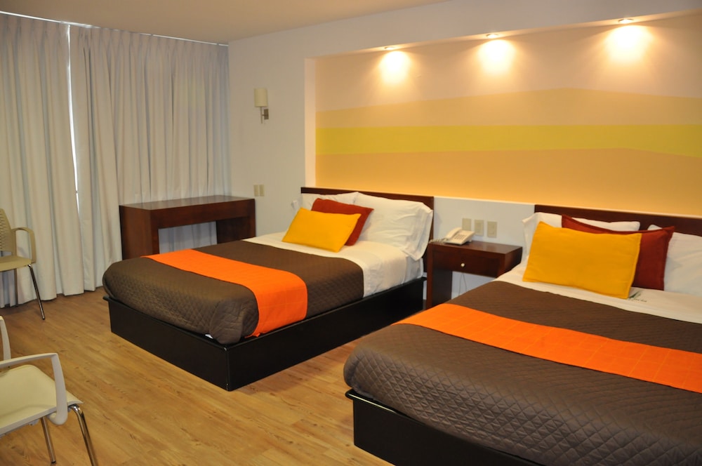 Hotel Santa Lucia del Bosque 10/50