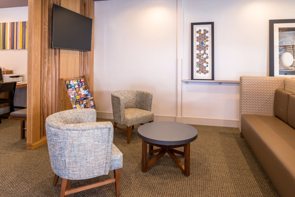 Holiday Inn Express Sierra Vista 45/76