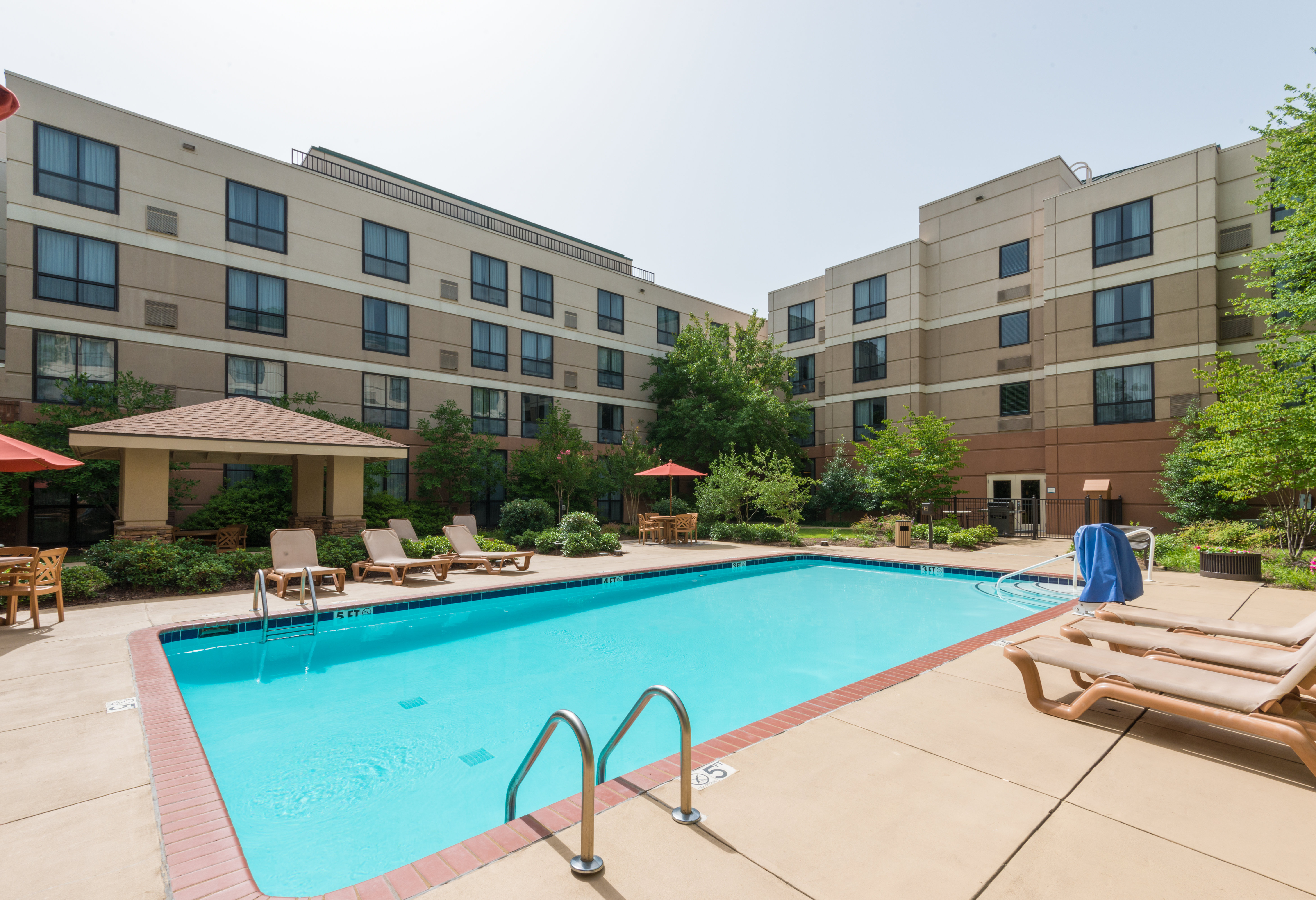 Staybridge Suites Memphis-Poplar Ave East 12/73