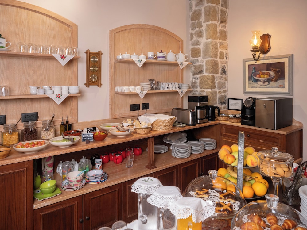 Vila Ebel Hotel, Pool & Spa 37/48