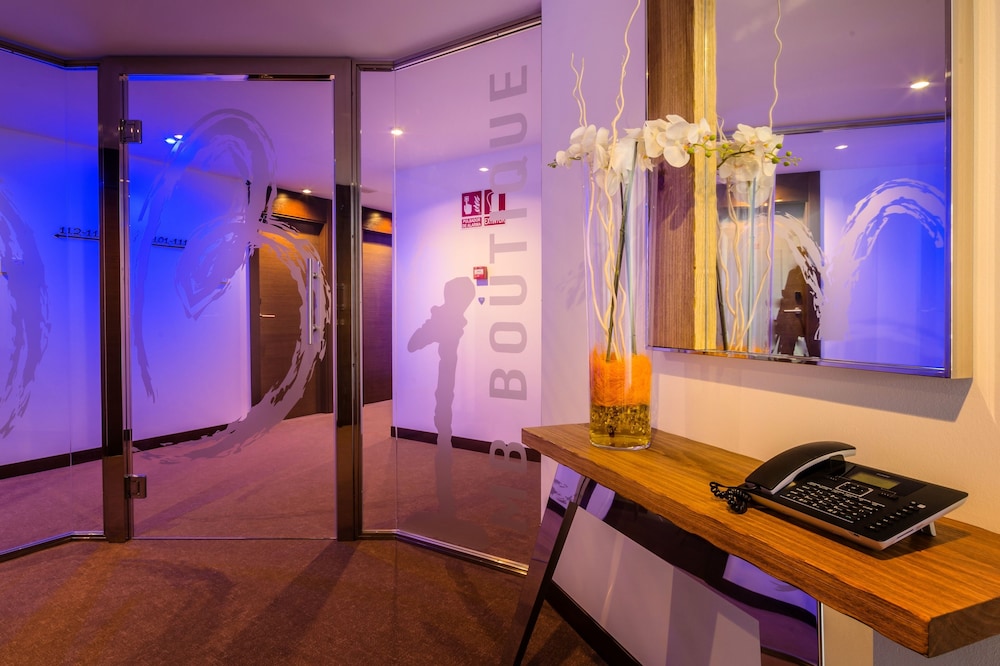 MB BOUTIQUE HOTEL 49/50
