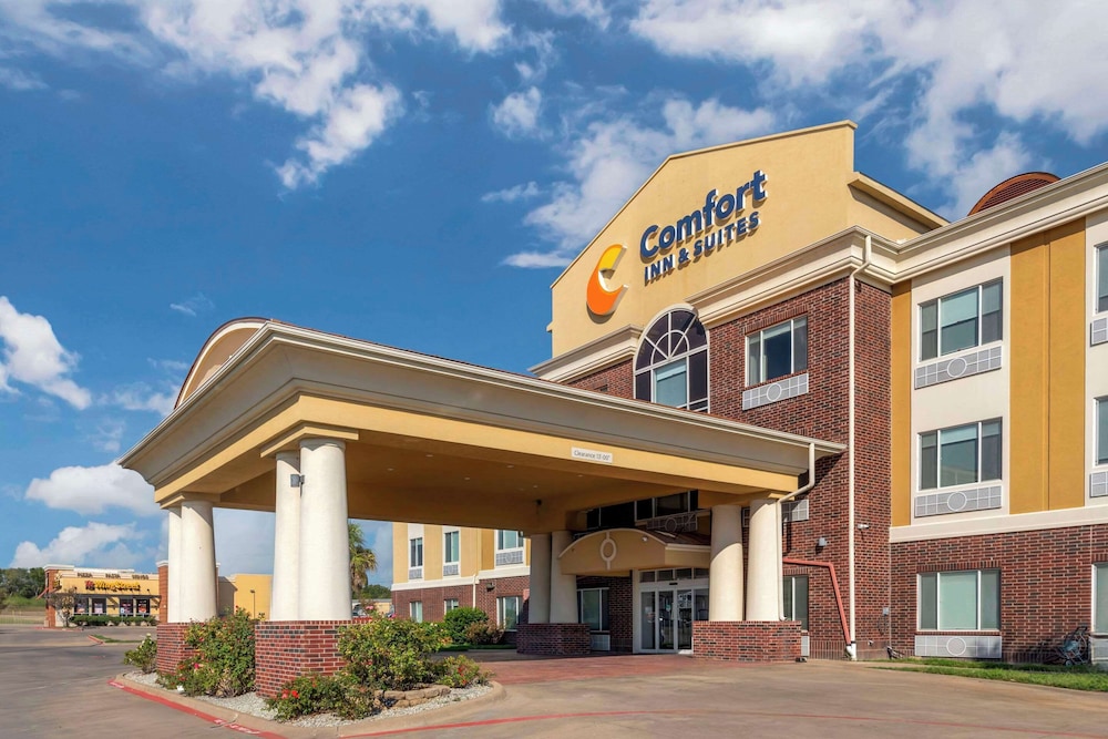 Comfort Inn and Suites Mexia, TX 1/59