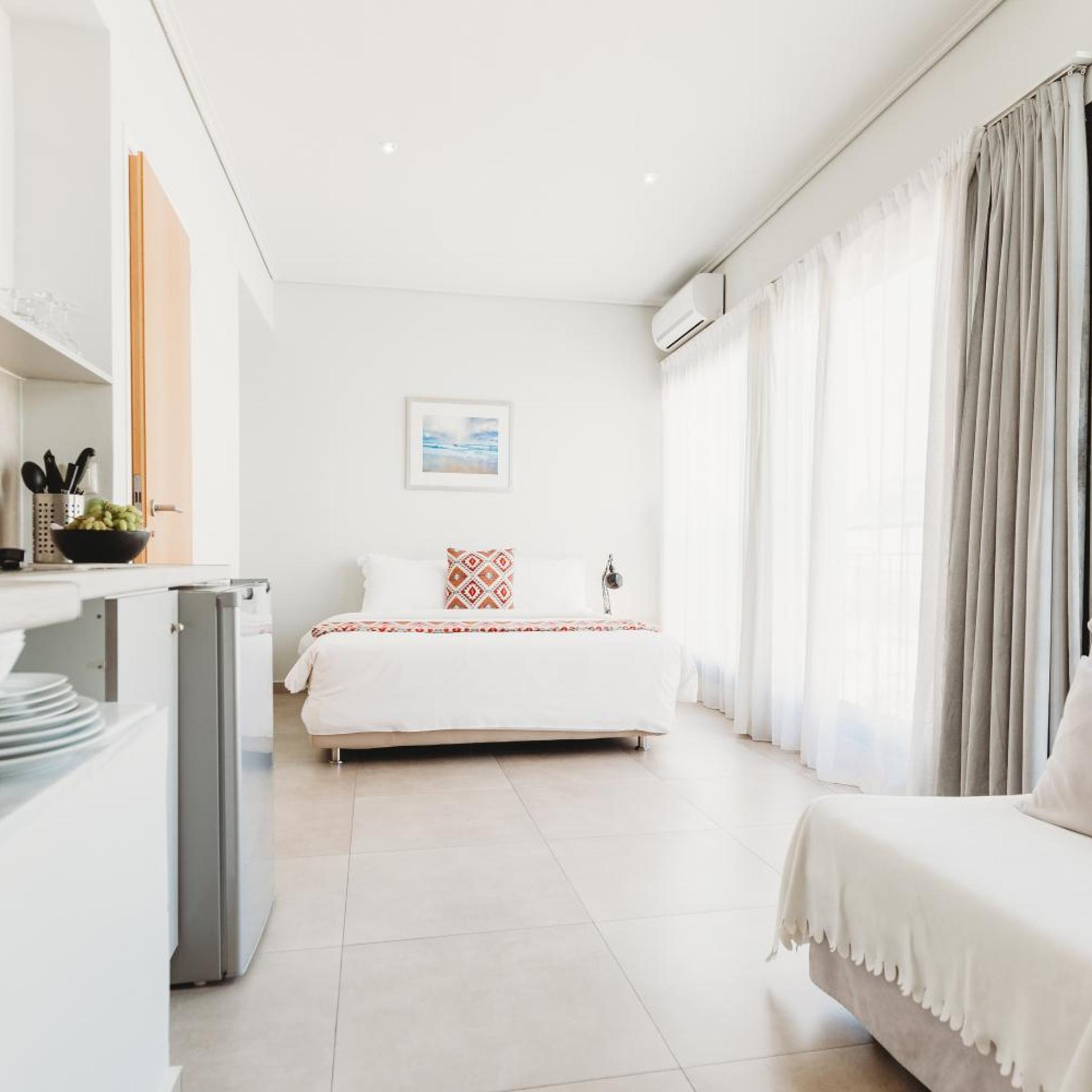 Roof Top, Penthouse, Studio, with View, Garden Access