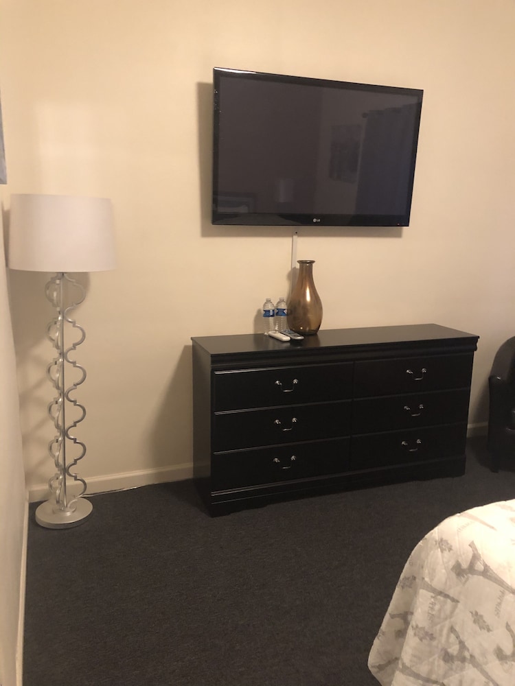 Green Tree Hotel 2/33