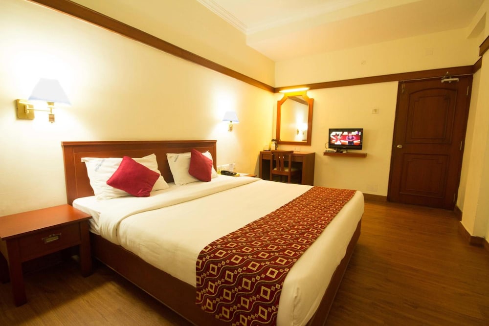 HOTEL AISWARYA 10/28