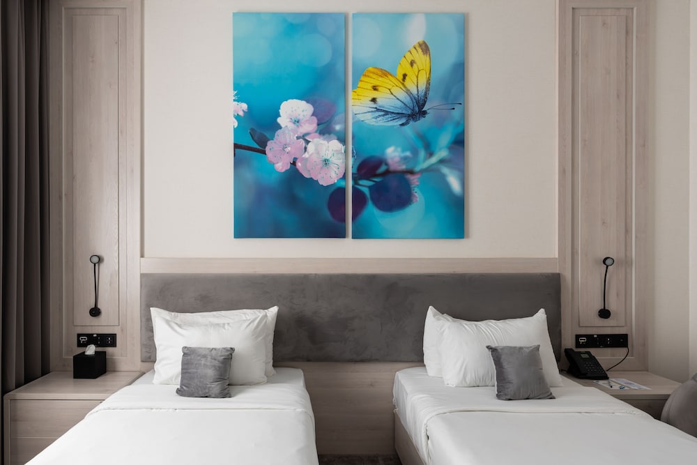 Room, Twin Beds