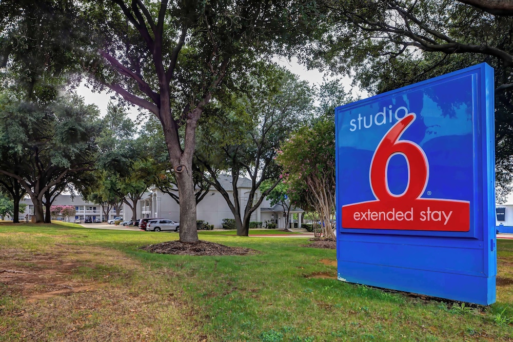 Studio6 Arlington, TX - South - Dallas 35/44