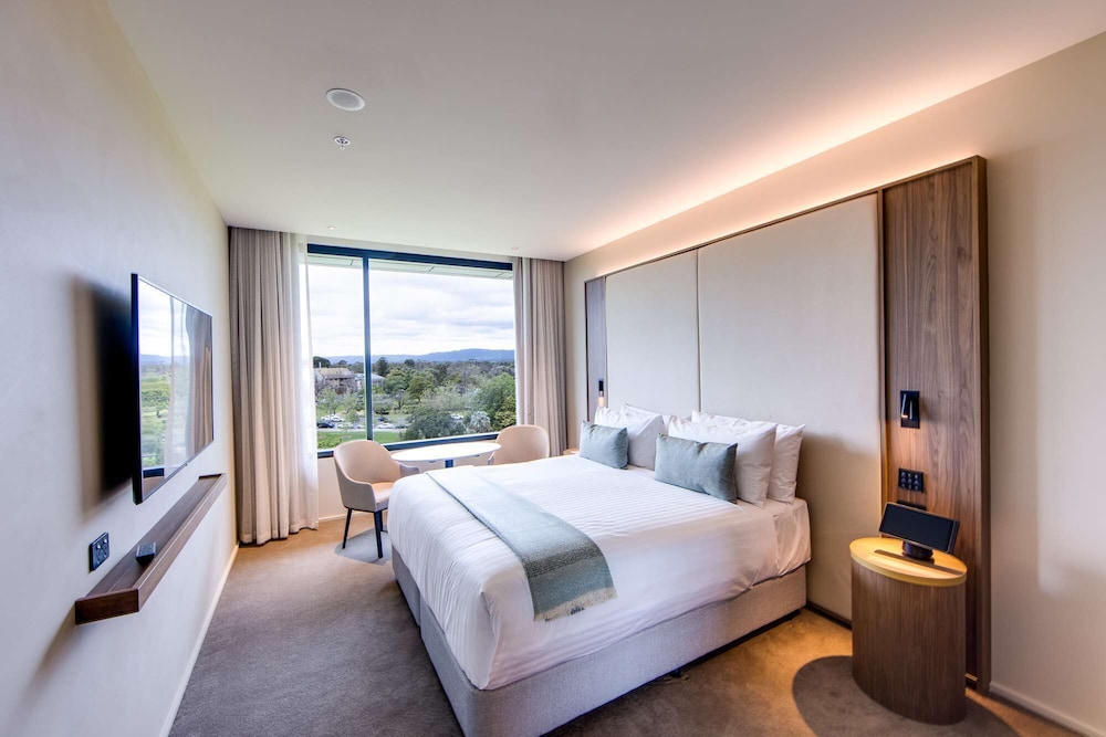 Oval Hotel Adelaide 13/50