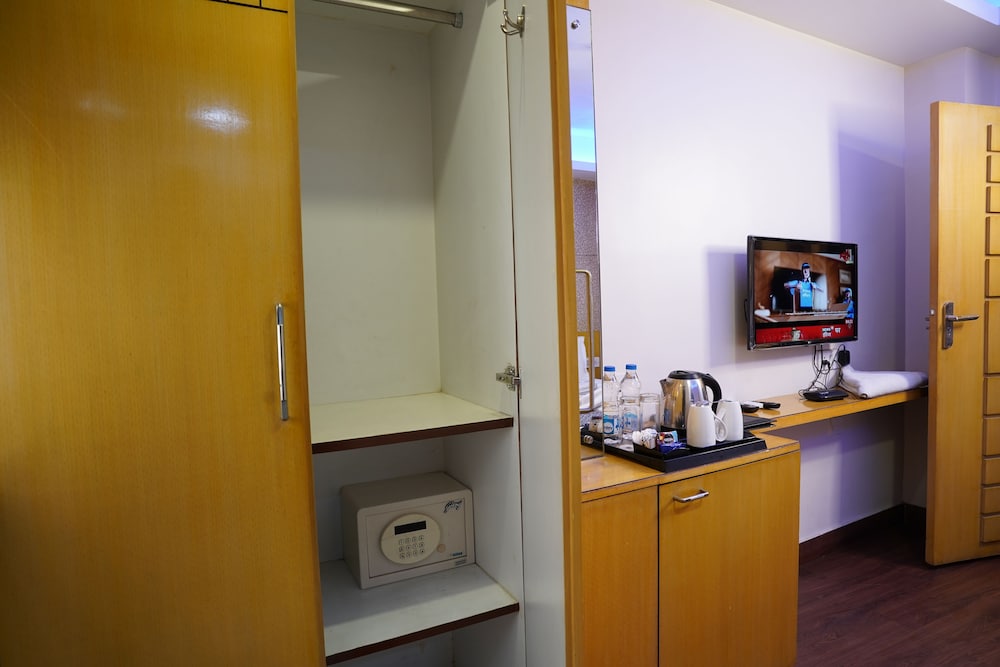 Hotel Emirates 24/38