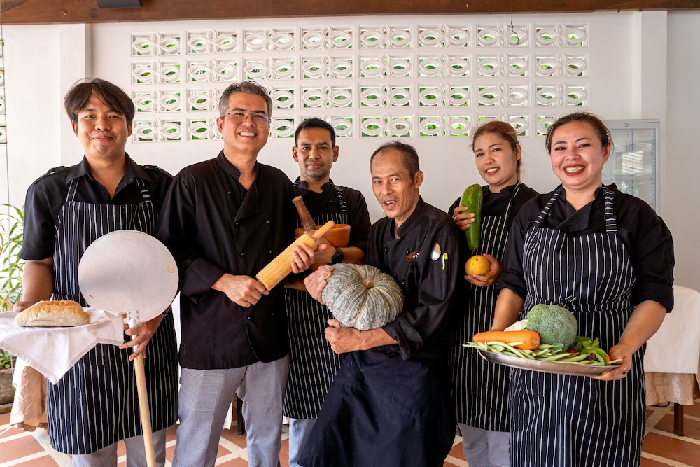 Lanta Palace Resort And Beach Club 2/50