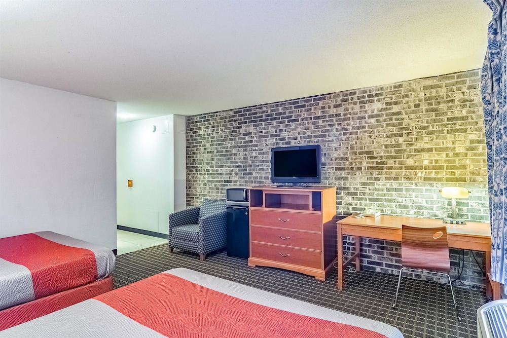 Motel6 Grand Rapids, MI - Northeast 42/49