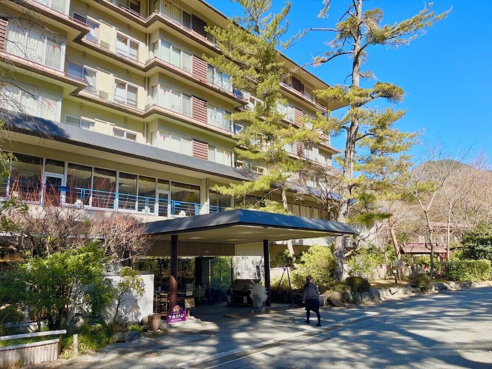 Shimobe Hotel 3/67