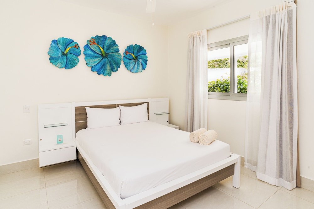 3 BEDROOMS, SUITE