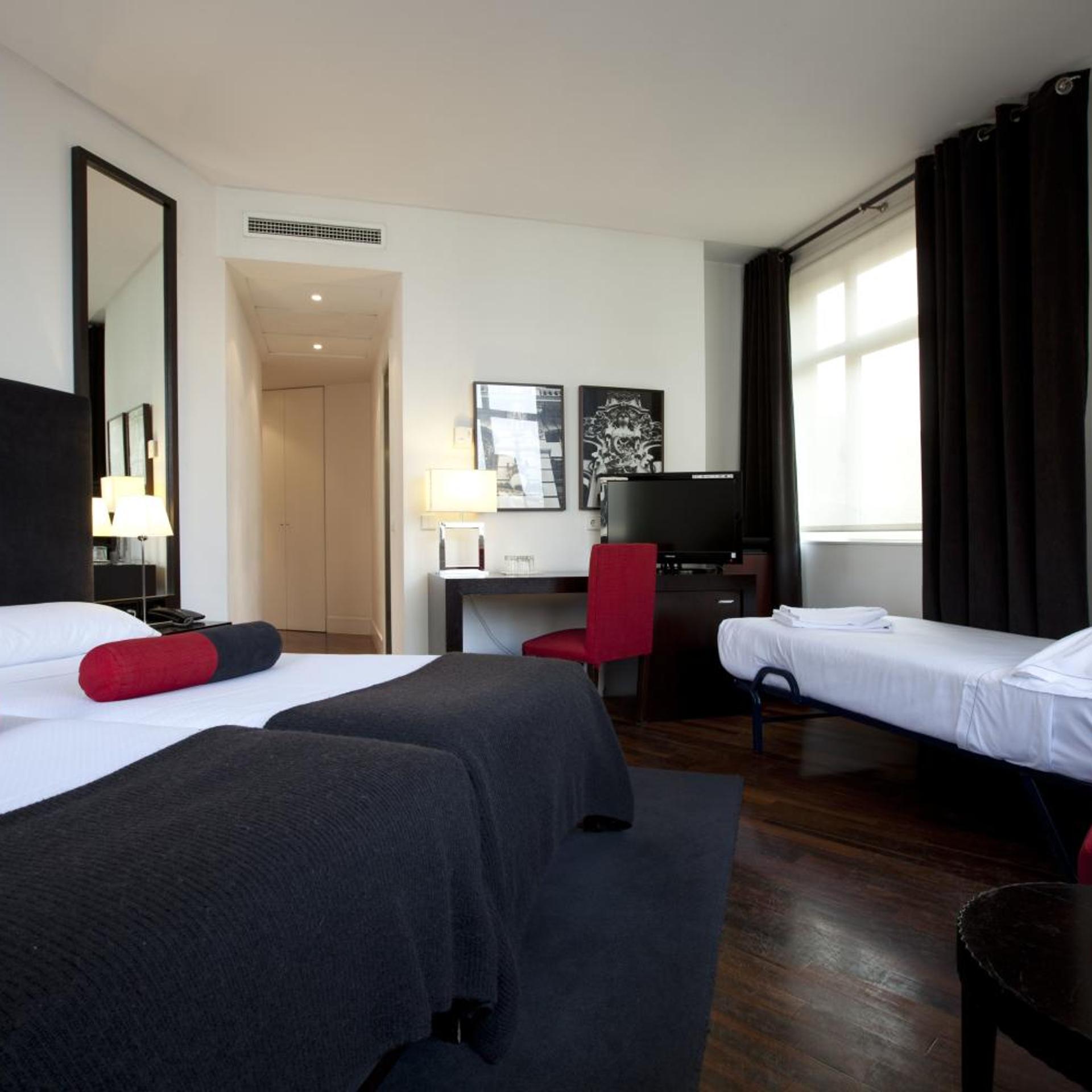 ROOM, TRIPLE