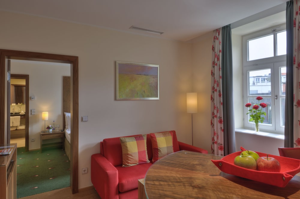 Apartments Hotel Maximilian Munich 46/68
