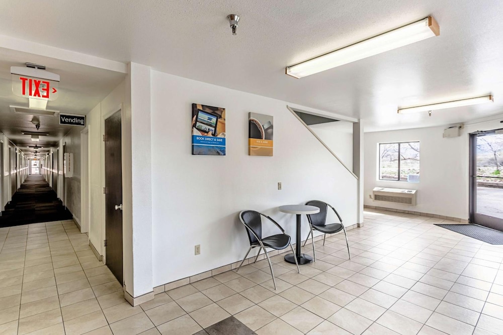 Motel6 Espanola, NM 35/48