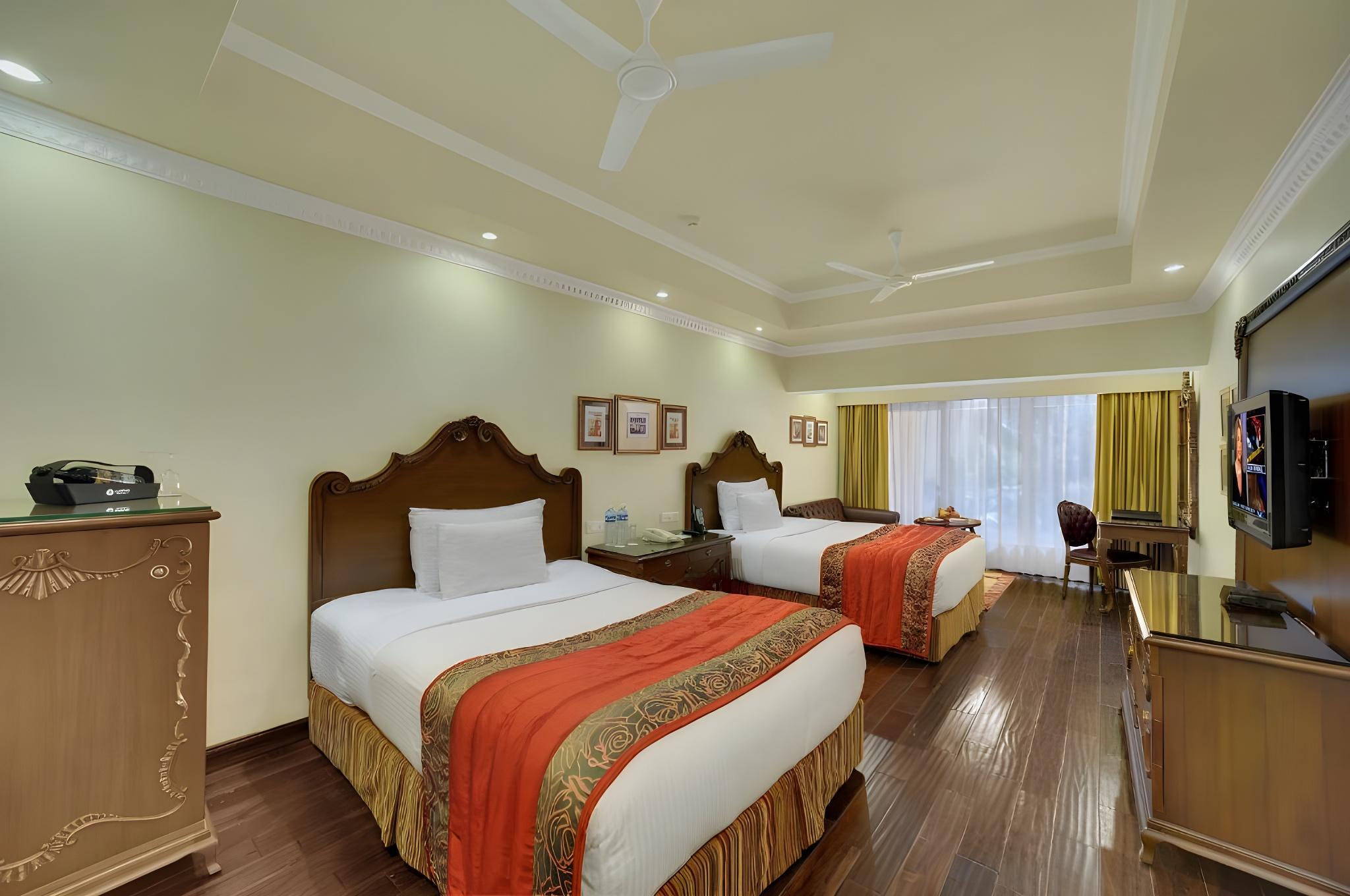 FENICIA RIVERSIDE RESORT 8/42