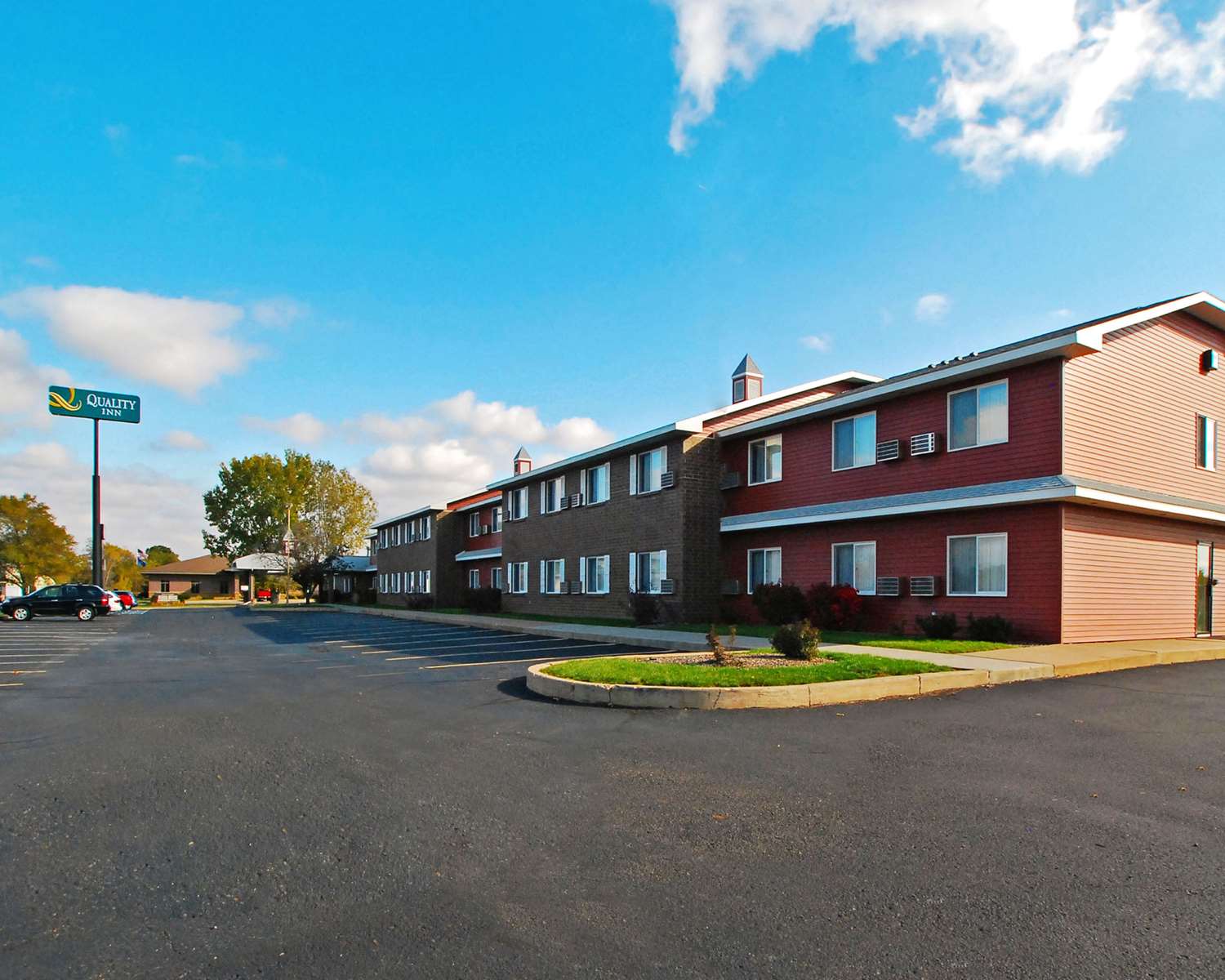 Hudson Inn & Suites (ex Quality Inn) 38/38