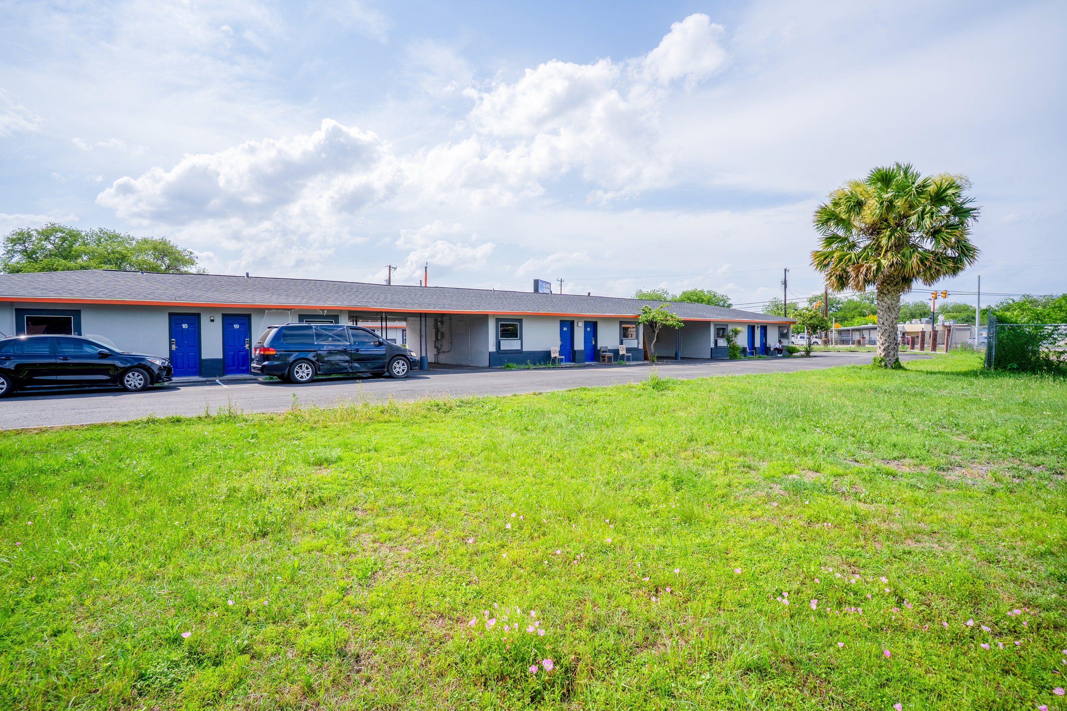 Alamo Oasis Inn and Suites By OYO San Antonio 50/53