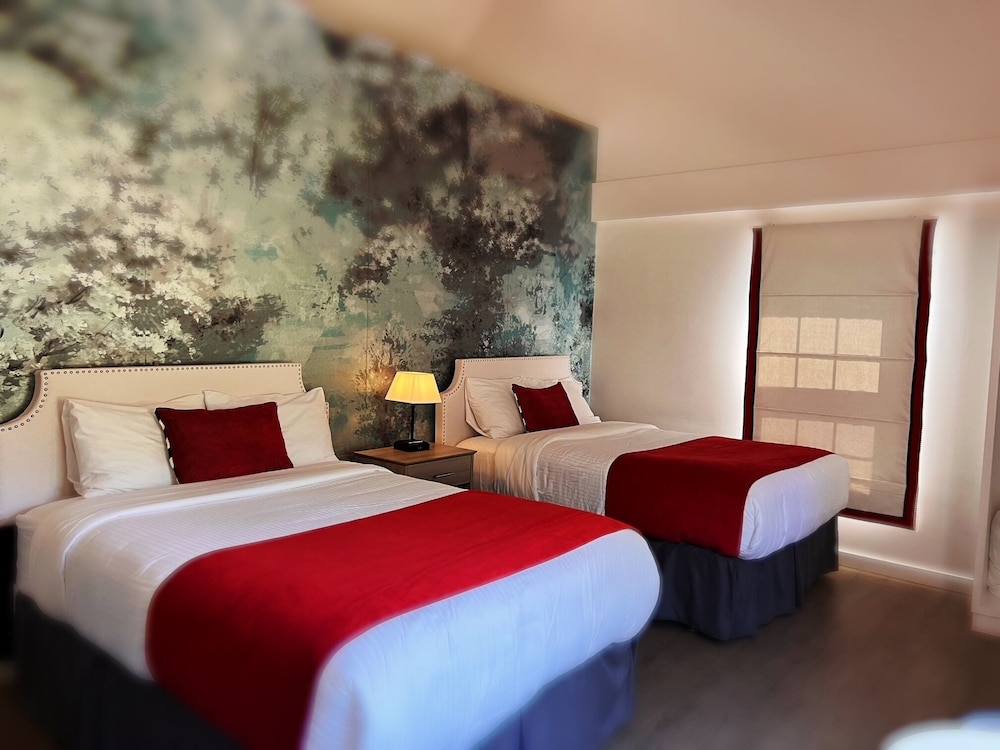 Auberge Du Grand Lac 18/50