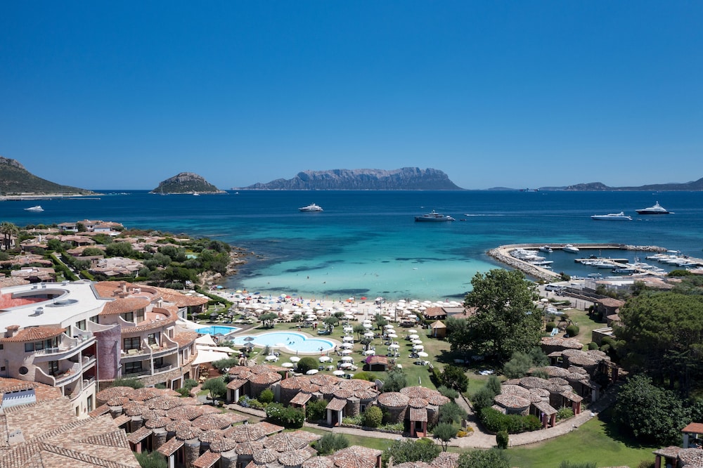 Hotel Resort And Spa Baia Caddinas 42/50