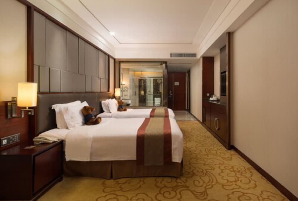 Avant-Garde Hotel 12/50