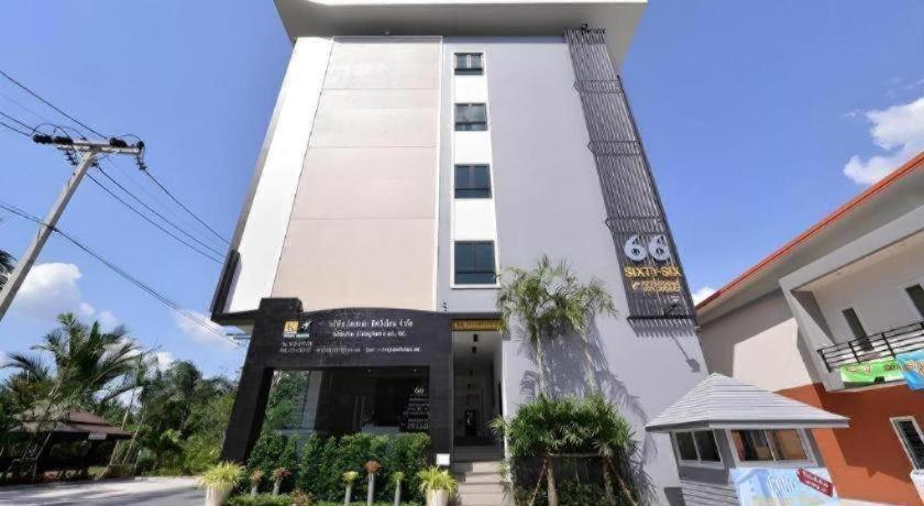 Sixty Six Place Hotel 6/42