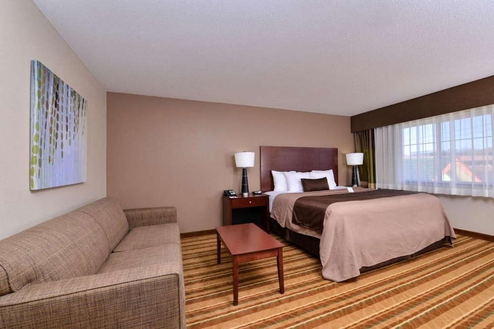 ROOM, KING BED, SOFA