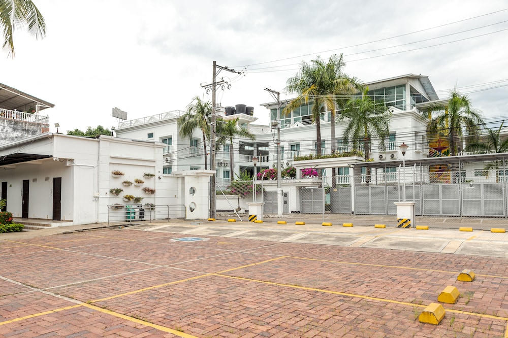 Hotel Manantial 65/68