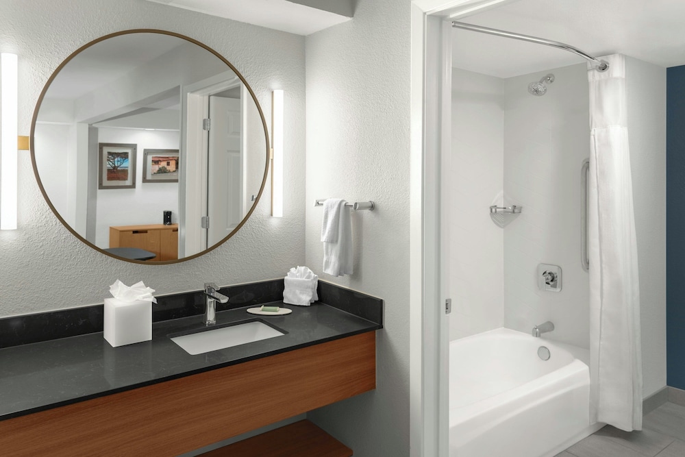 Fairfield Inn Suites San Francisco San Carlos 49/50
