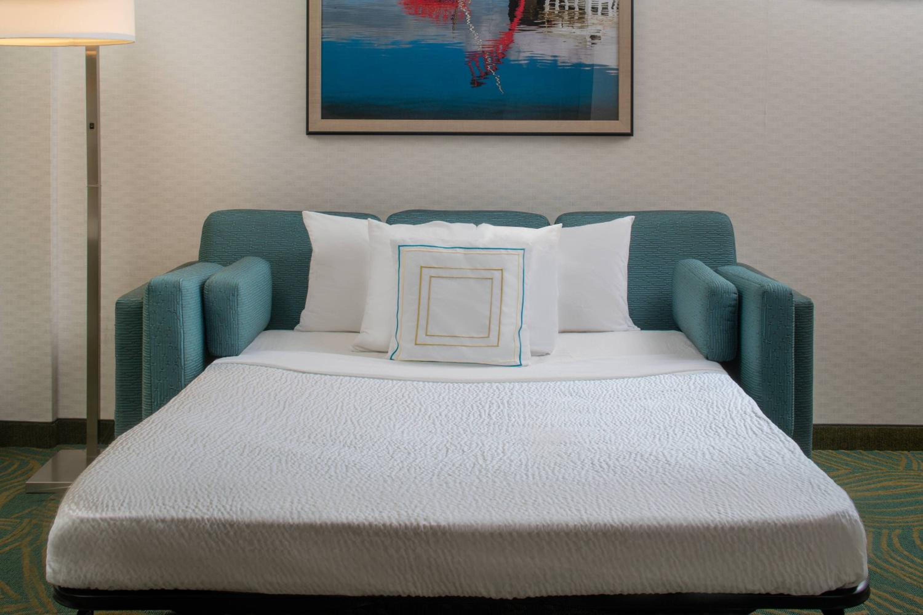 Suite, Queen Bed, Sofa