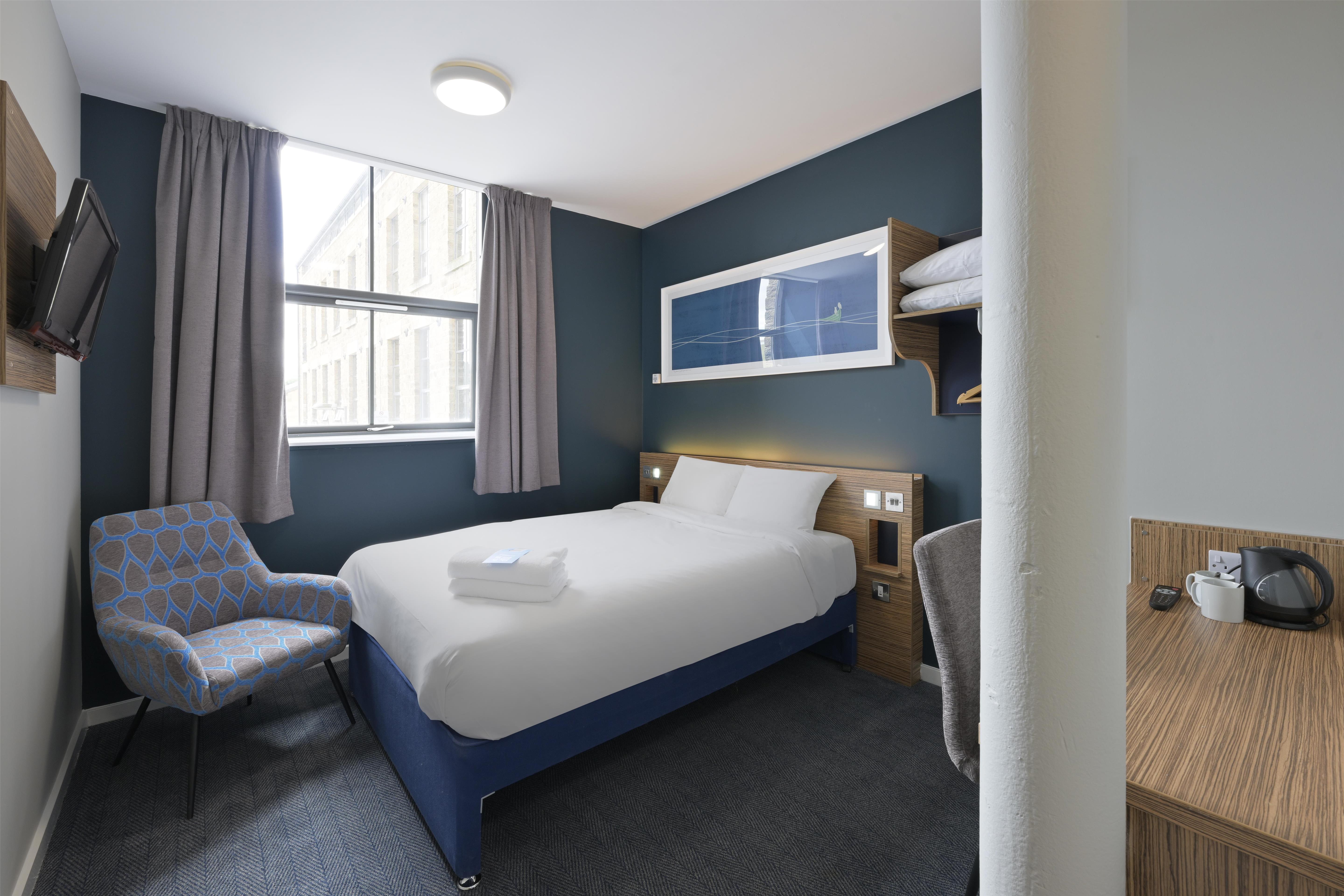 Travelodge Glossop 13/21