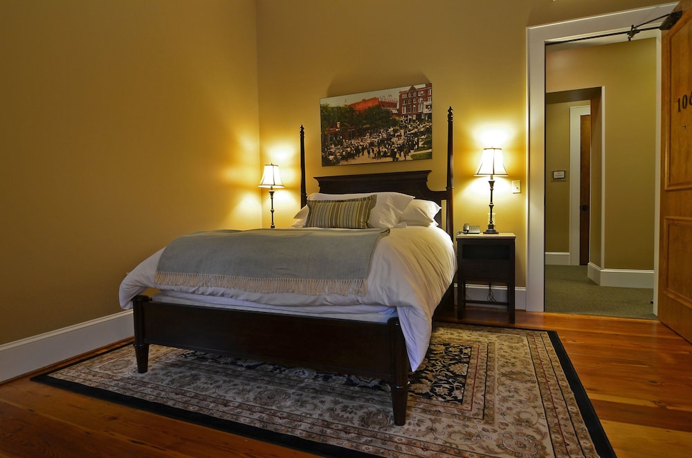 The Bleckley Inn 17/50