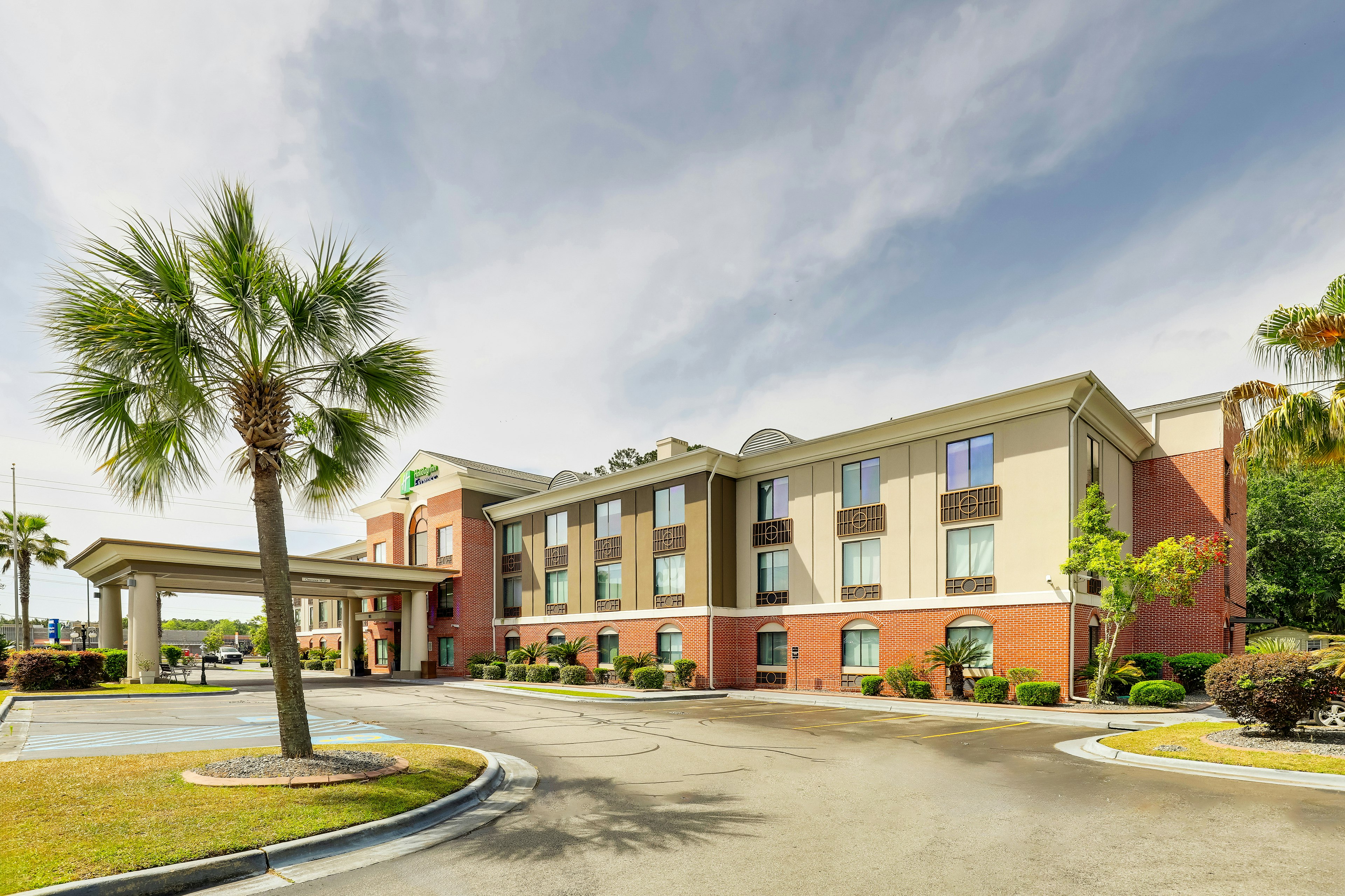 Holiday Inn Express Suites Hinesville East Fort Stewart 42/50