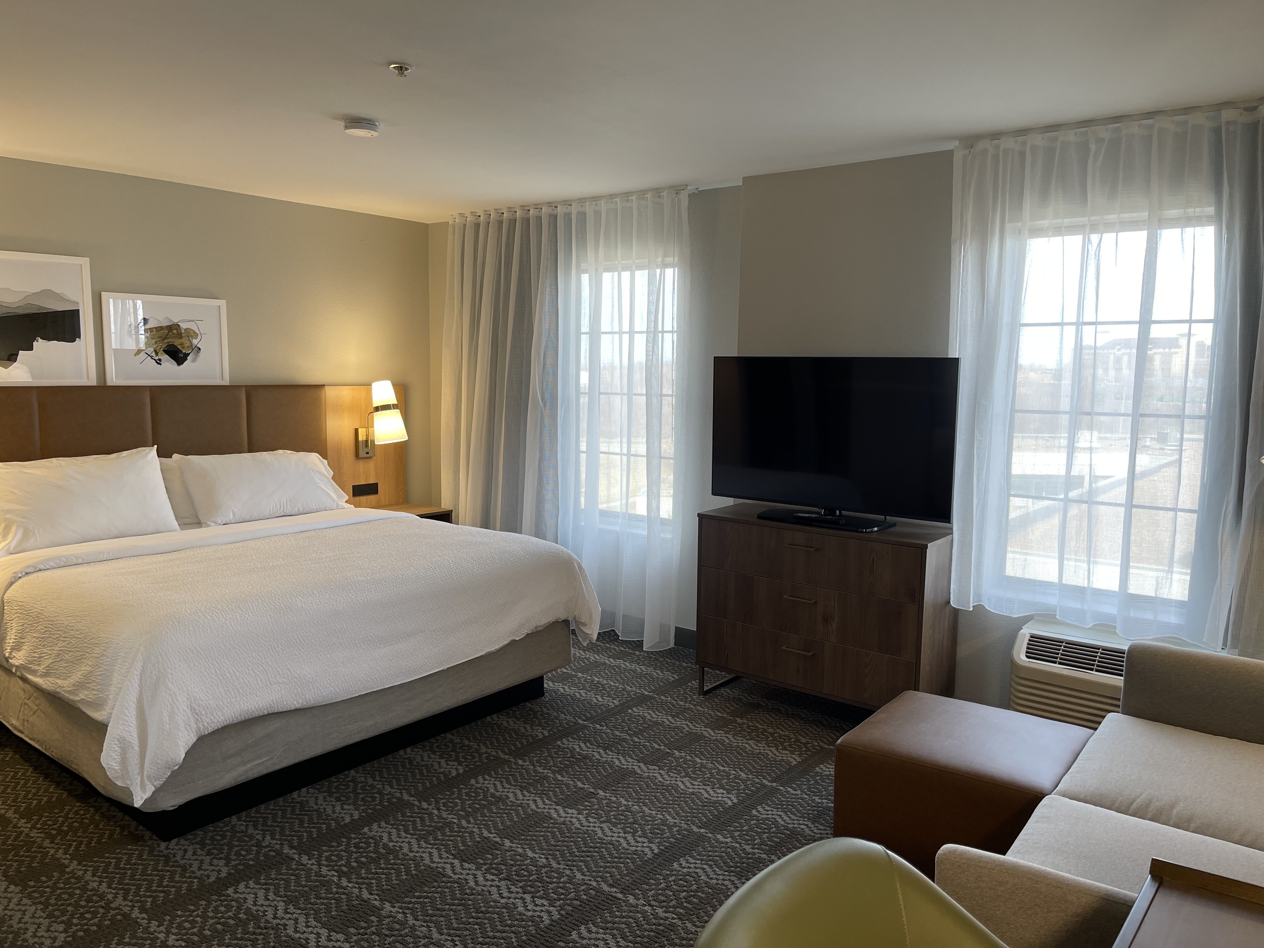 Staybridge Suites West Des Moines 32/76