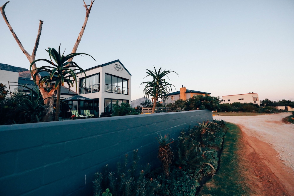 Stay at Friends (Guest house) 43/50