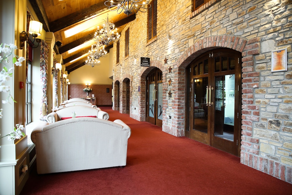 Mulroy Woods Hotel 16/36