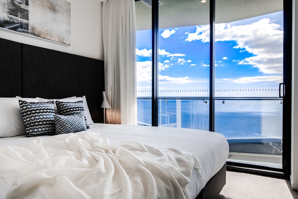1 Bedroom, Apartment, King Bed, Ocean Front