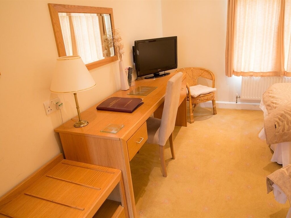 Llwyn Onn Guest House 9/13