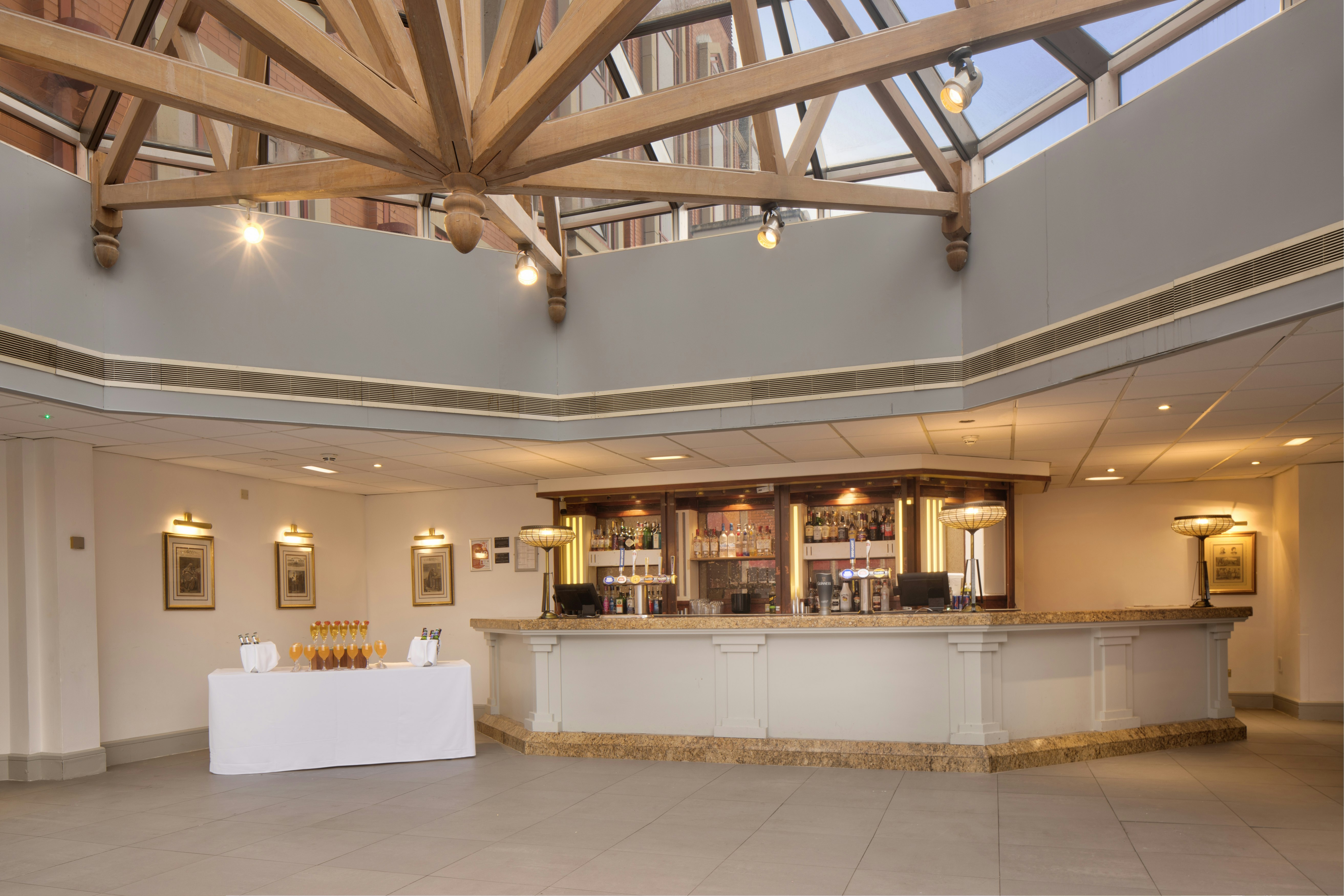 Holiday Inn Bolton Centre 6/50