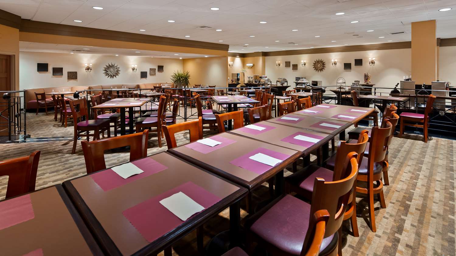 Best Western Plus Hotel & Conference Center 33/46