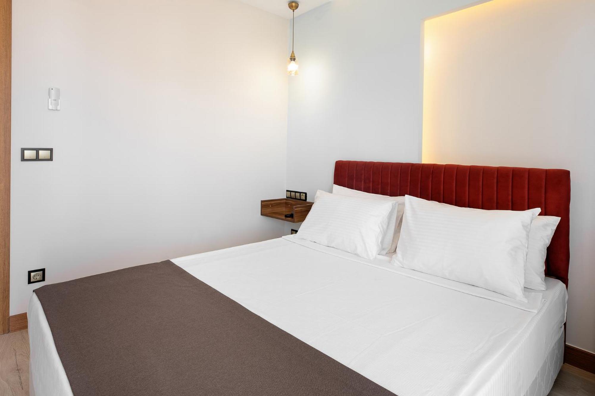 Theluna Suite Hotel 10/50
