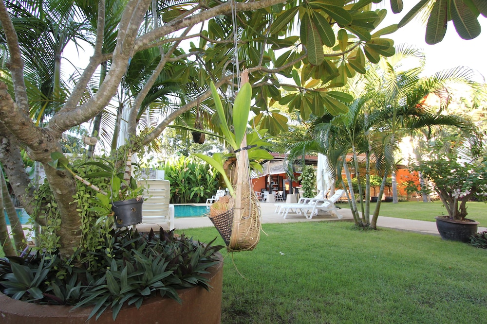 BABYLON POOL VILLAS 20/21
