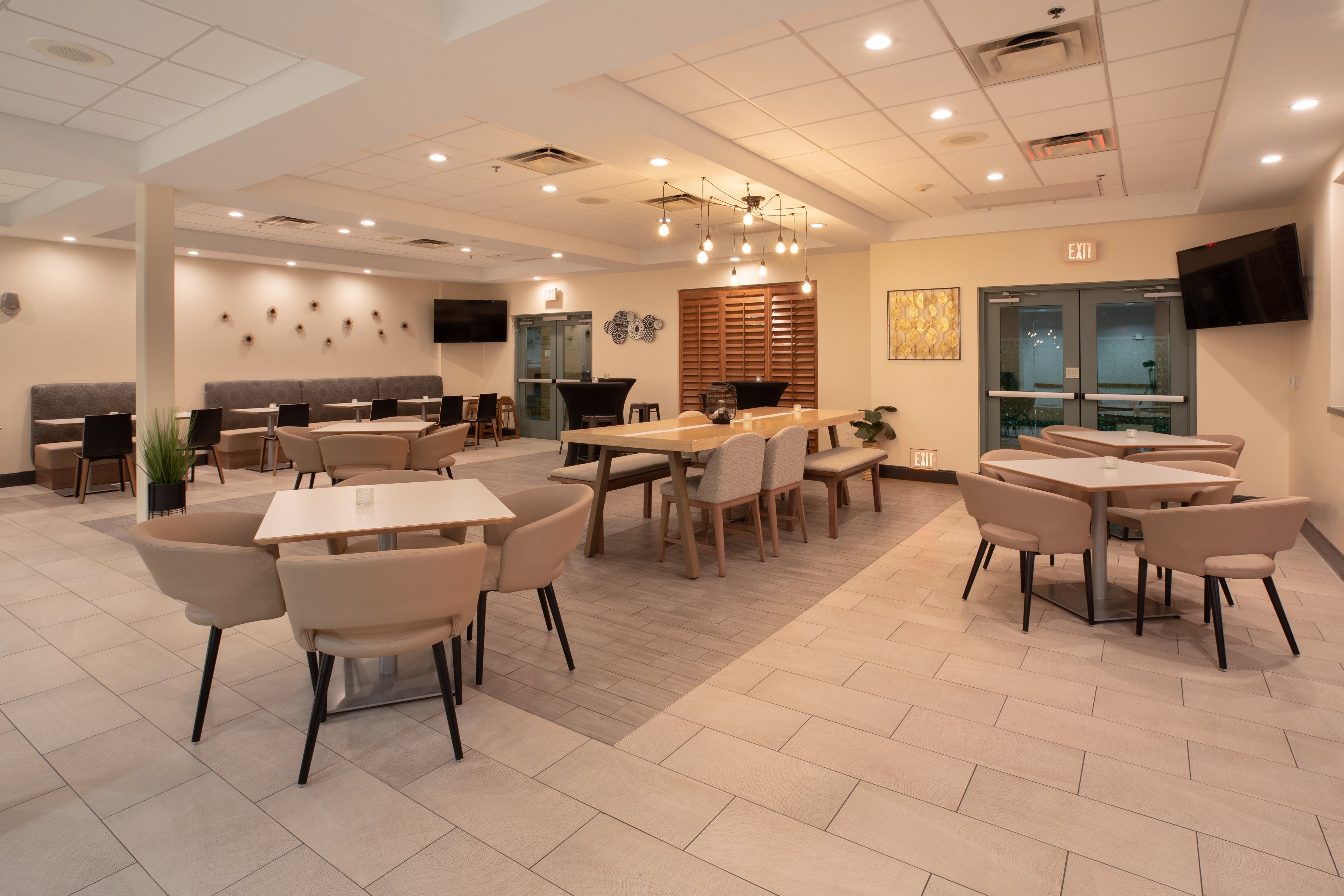 Holiday Inn and Suites Goodyear West Phoenix Area, an IHG Hotel 37/44